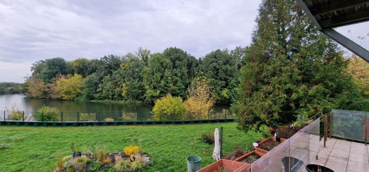 Darkwolf House Apartamento Merseburg Exterior foto